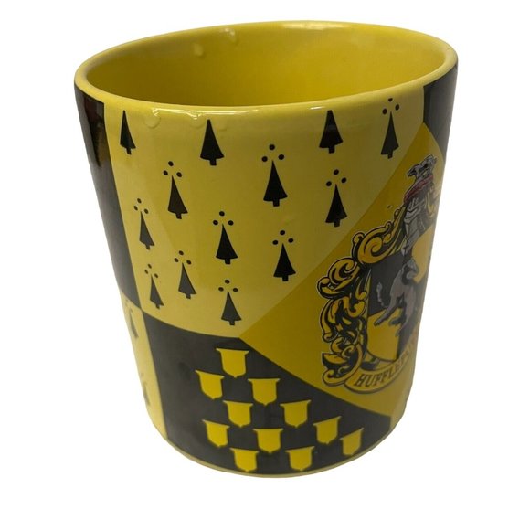 Silver Buffalo Harry Potter Hufflepuff Crest Ceramic Coffee Cup Mug 14oz Yellow - Picture 4 of 8